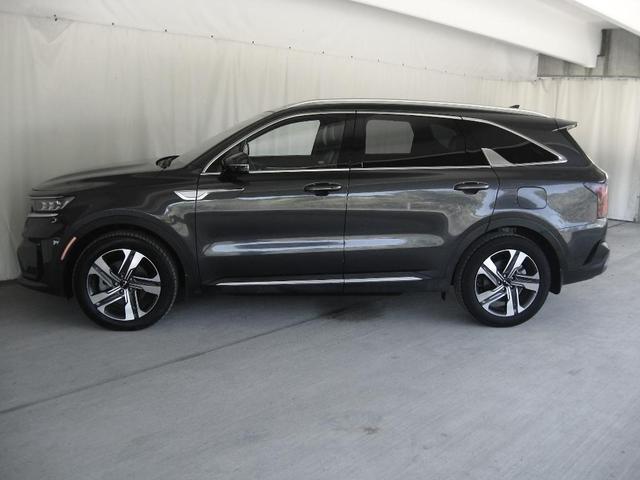 Photo of 2023 Platinum Graphite Kia Sorento Plug-In Hybrid