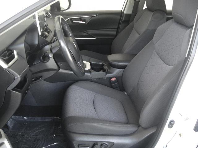 Photo of 2021 Super White Toyota RAV4 Hybrid