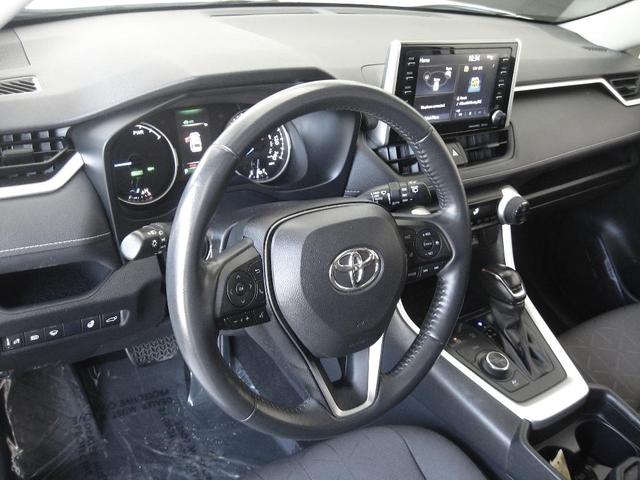 Photo of 2021 Super White Toyota RAV4 Hybrid