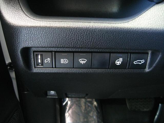 Photo of 2021 Super White Toyota RAV4 Hybrid