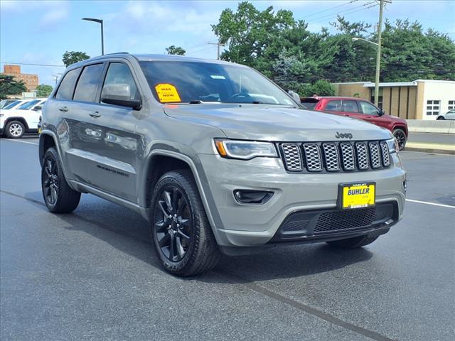 Photo of 2022 Sting-Gray Clearcoat Jeep Grand Cherokee WK