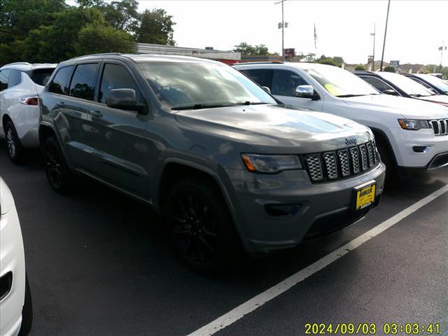 Photo of 2022 Sting-Gray Clearcoat Jeep Grand Cherokee WK