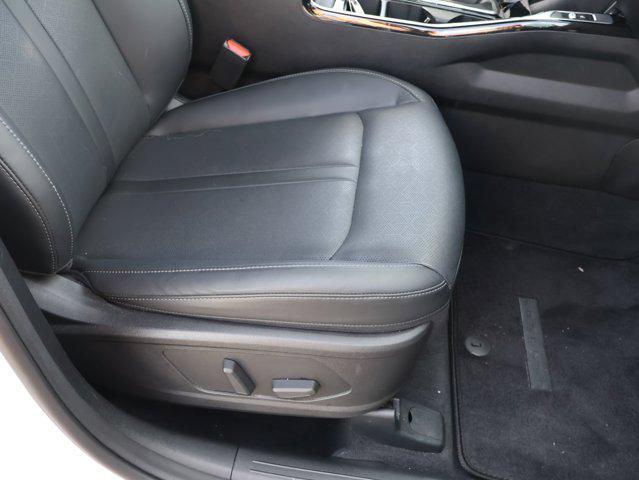 Photo of 2021 Glacial White Pearl Kia Sorento