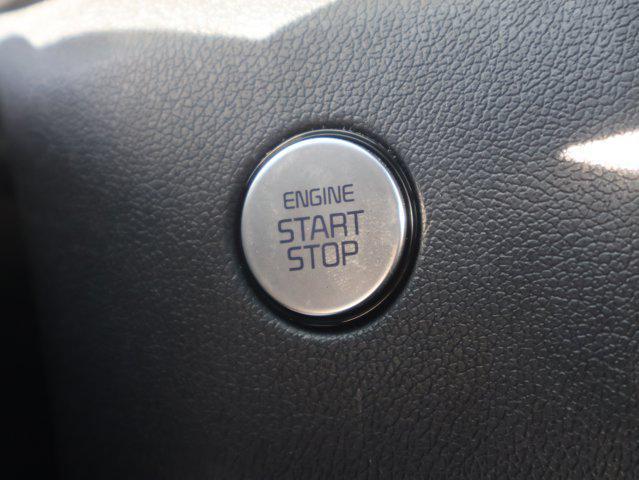 Photo of 2021 Glacial White Pearl Kia Sorento
