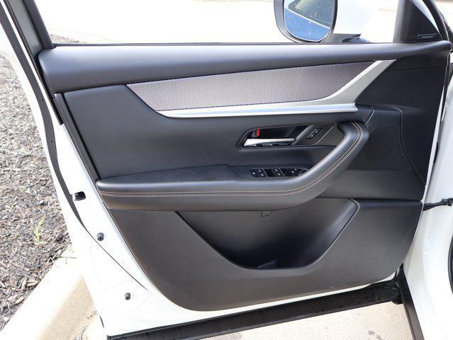 Photo of 2024 Rhodium White Premium Mazda CX-90