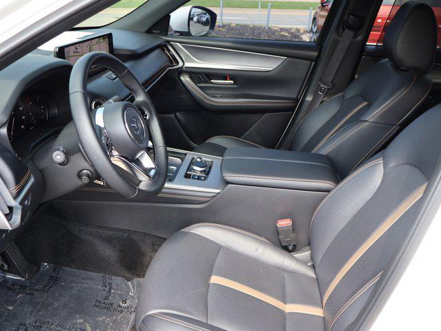 Photo of 2024 Rhodium White Premium Mazda CX-90