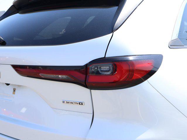 Photo of 2024 Rhodium White Premium Mazda CX-90