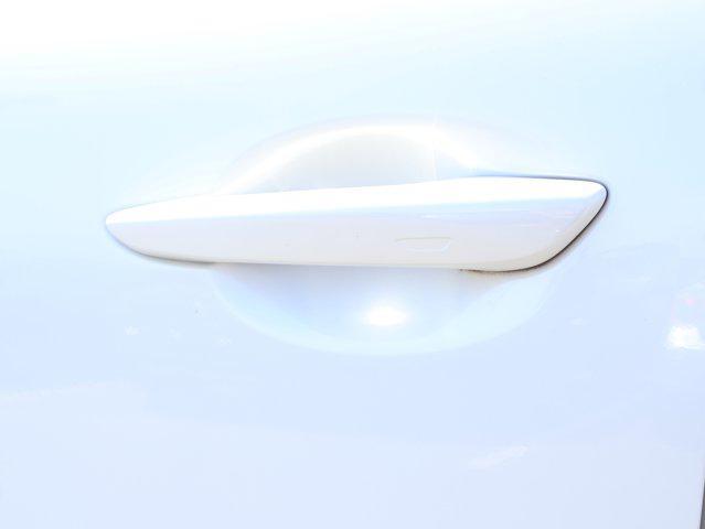 Photo of 2024 Rhodium White Premium Mazda CX-90