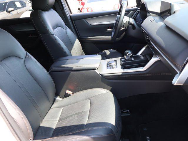 Photo of 2024 Rhodium White Premium Mazda CX-90
