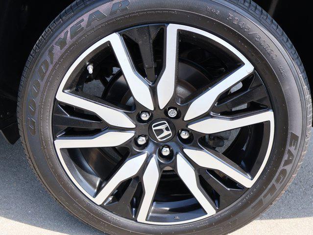 Photo of 2019 White Diamond Pearl Honda Pilot