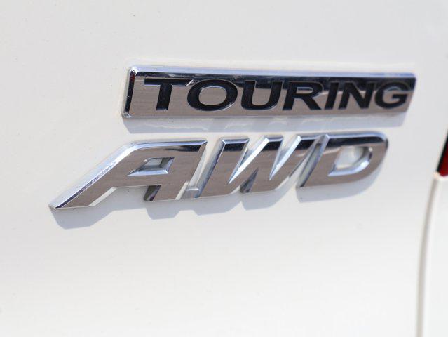 Photo of 2019 White Diamond Pearl Honda Pilot