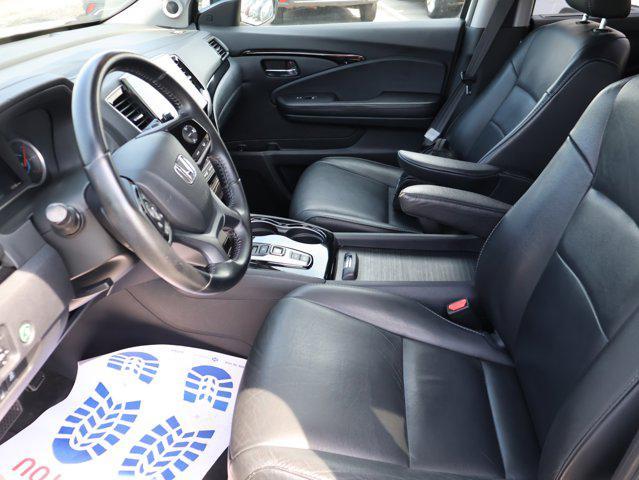 Photo of 2019 White Diamond Pearl Honda Pilot