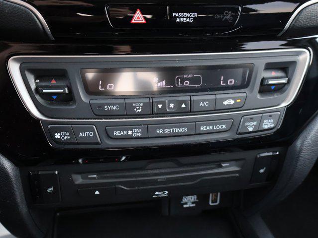 Photo of 2019 White Diamond Pearl Honda Pilot