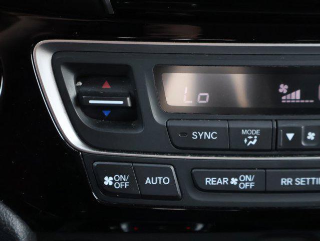 Photo of 2019 White Diamond Pearl Honda Pilot
