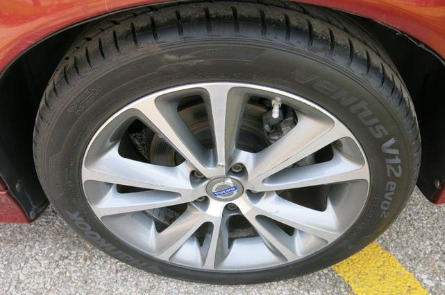 Photo of 2011 Flamenco Red Metallic Volvo C70