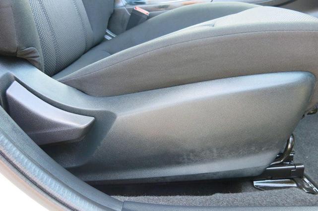 Photo of 2022 Crystal White Pearl Subaru Impreza