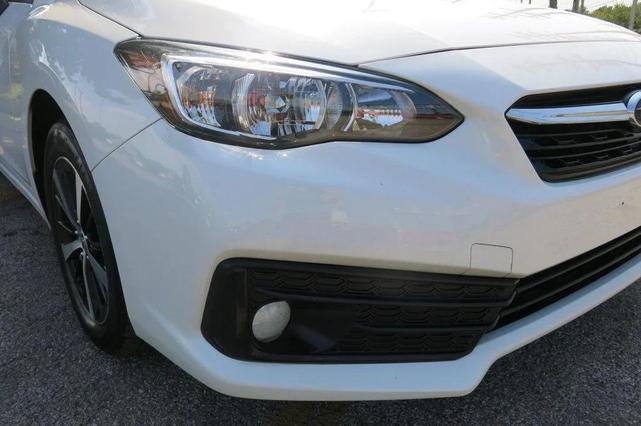Photo of 2022 Crystal White Pearl Subaru Impreza