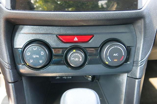 Photo of 2022 Crystal White Pearl Subaru Impreza