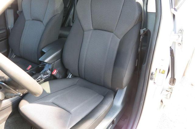 Photo of 2022 Crystal White Pearl Subaru Impreza