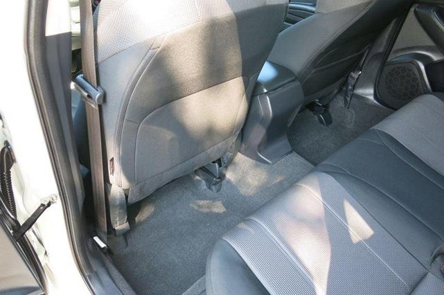 Photo of 2022 Crystal White Pearl Subaru Impreza