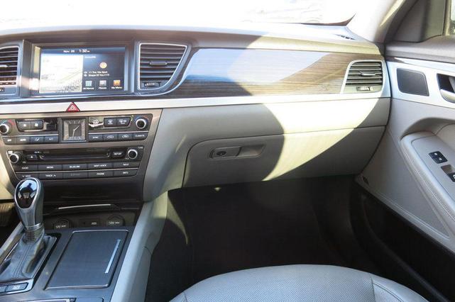 Photo of 2017 Casablanca White Genesis G80