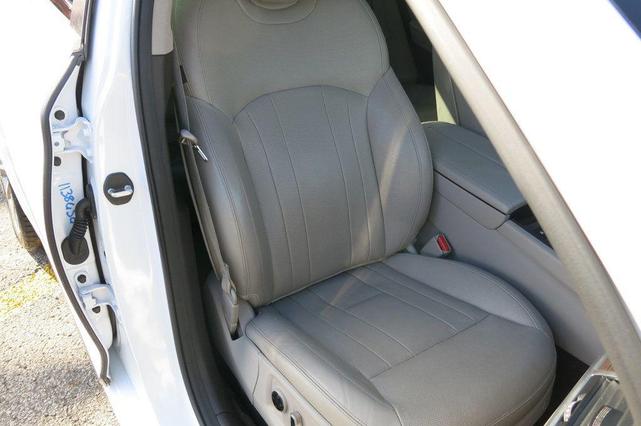 Photo of 2017 Casablanca White Genesis G80