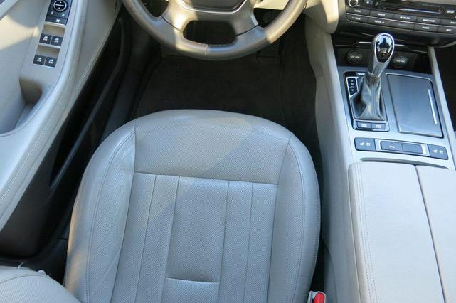 Photo of 2017 Casablanca White Genesis G80