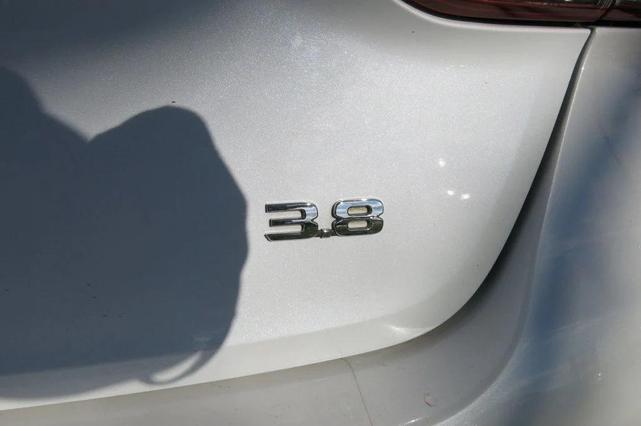 Photo of 2017 Casablanca White Genesis G80