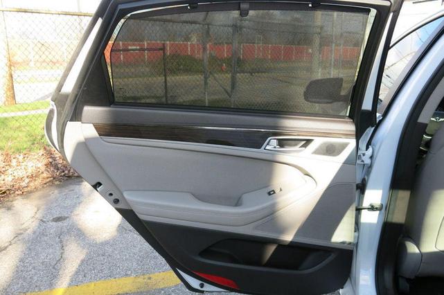 Photo of 2017 Casablanca White Genesis G80