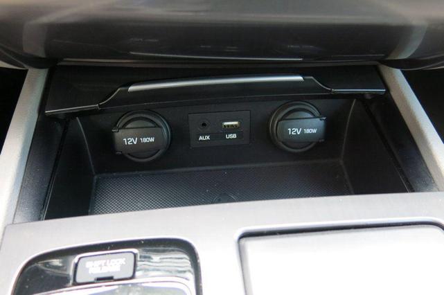 Photo of 2017 Casablanca White Genesis G80