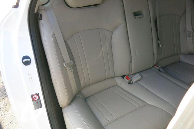Photo of 2017 Casablanca White Genesis G80