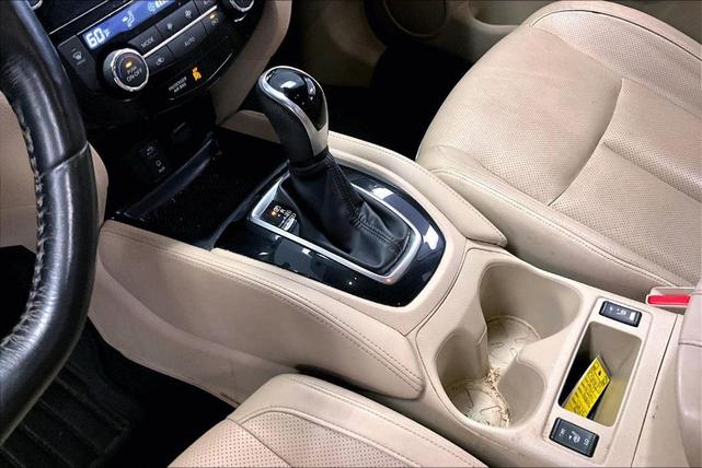 Photo of 2017 White Nissan Rogue