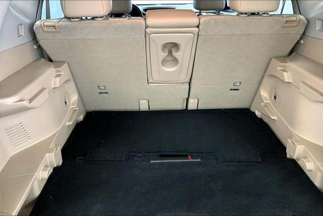 Photo of 2017 White Nissan Rogue