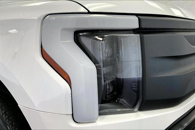 Photo of 2022 Oxford White Ford F-150 Lightning