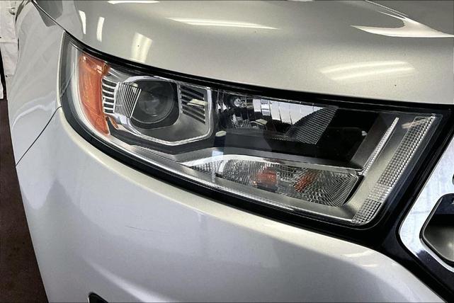 Photo of 2016 Ingot Silver Metallic Ford Edge