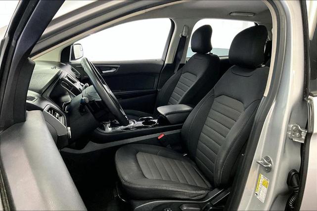Photo of 2016 Ingot Silver Metallic Ford Edge