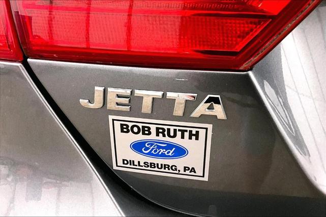 Photo of 2014 Platinum Gray Metallic Volkswagen Jetta