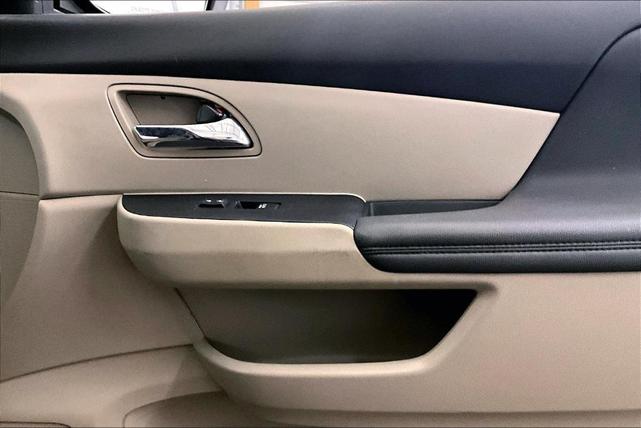 Photo of 2014 Dark Cherry Pearl Honda Odyssey