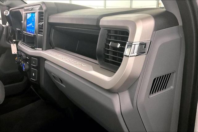 Photo of 2025 Oxford White Ford F-350