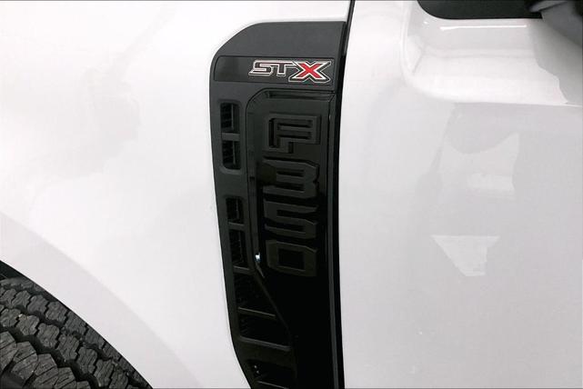 Photo of 2025 Oxford White Ford F-350