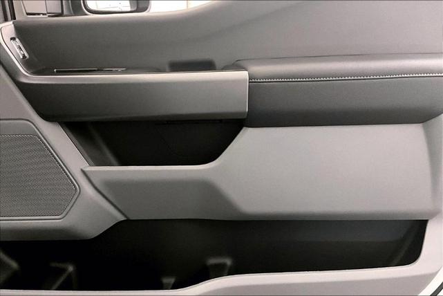 Photo of 2025 Oxford White Ford F-350