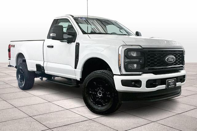 Photo of 2025 Oxford White Ford F-350