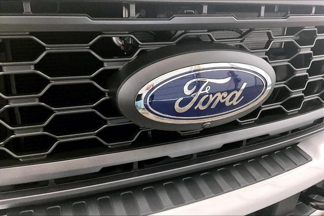Photo of 2025 Oxford White Ford F-350