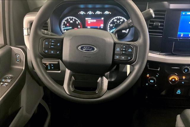 Photo of 2025 Oxford White Ford F-350