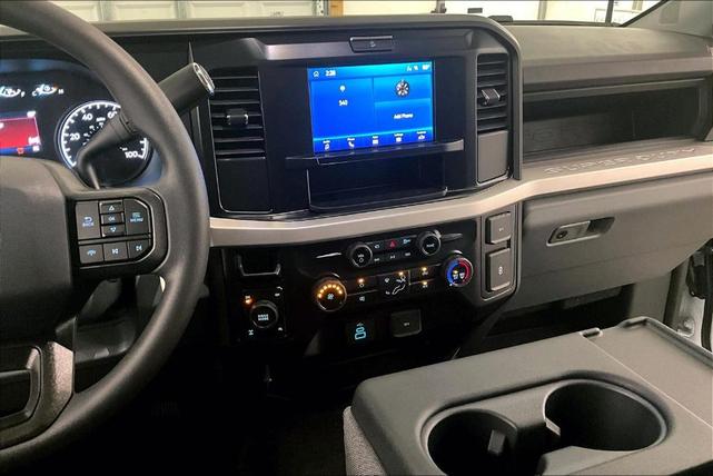 Photo of 2025 Oxford White Ford F-350