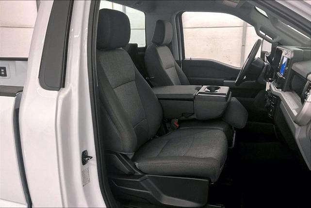 Photo of 2025 Oxford White Ford F-350