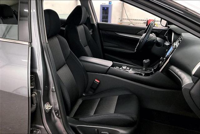 Photo of 2018 Gun Metallic Nissan Maxima