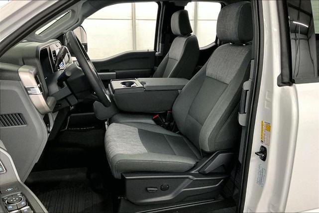 Photo of 2025 Oxford White Ford F-350