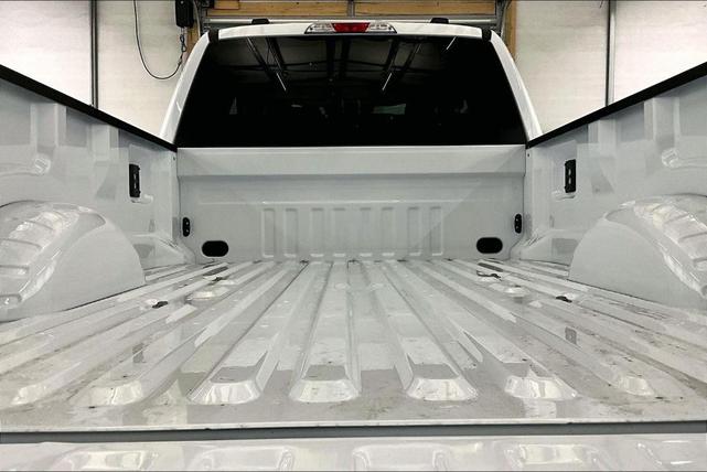 Photo of 2025 Oxford White Ford F-350