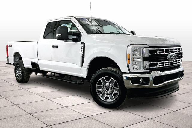 Photo of 2025 Oxford White Ford F-350